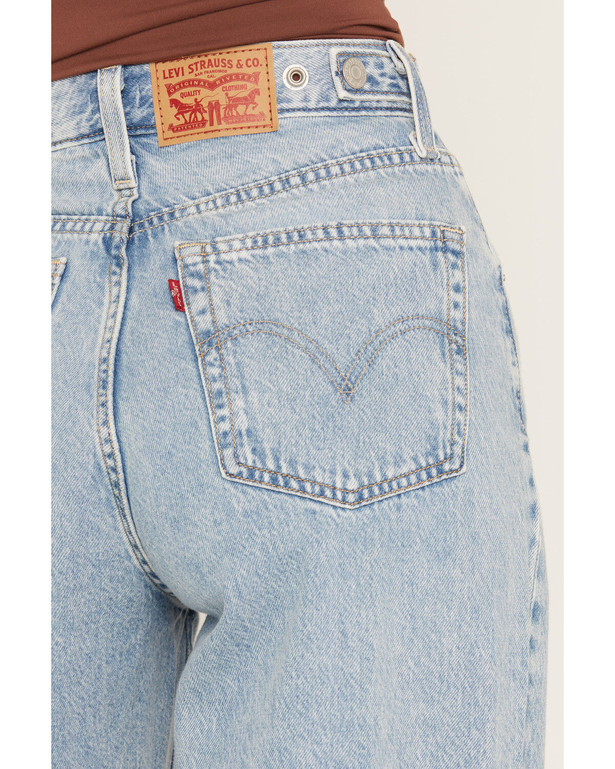 Image #4 - Levi's Women's Invested Indigo Light Wash Cinch Baggy Denim Jeans, Light Wash, hi-res