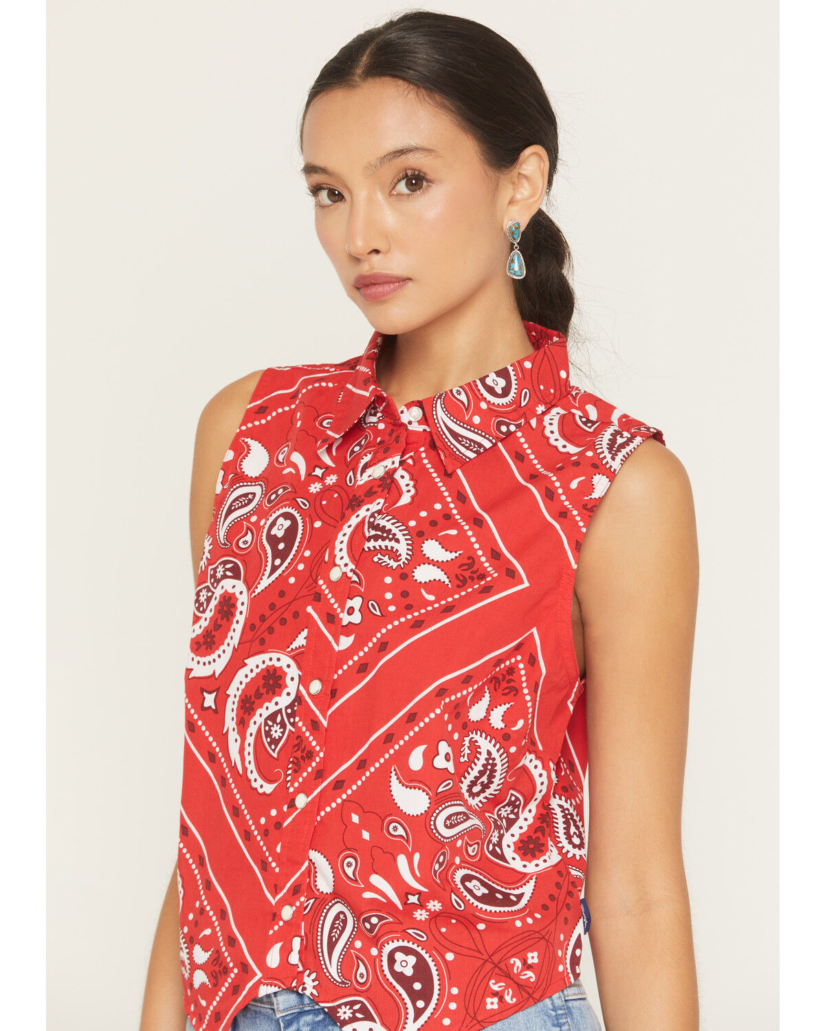 Image #2 - Wrangler Retro Women's Bandana Print Sleeveless Cropped Snap Western Shirt, Red, hi-res