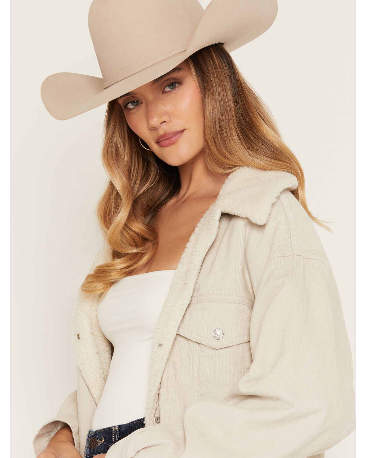 Image #2 - Levi's Women's 90s Sherpa Trucker Jacket, Cream, hi-res