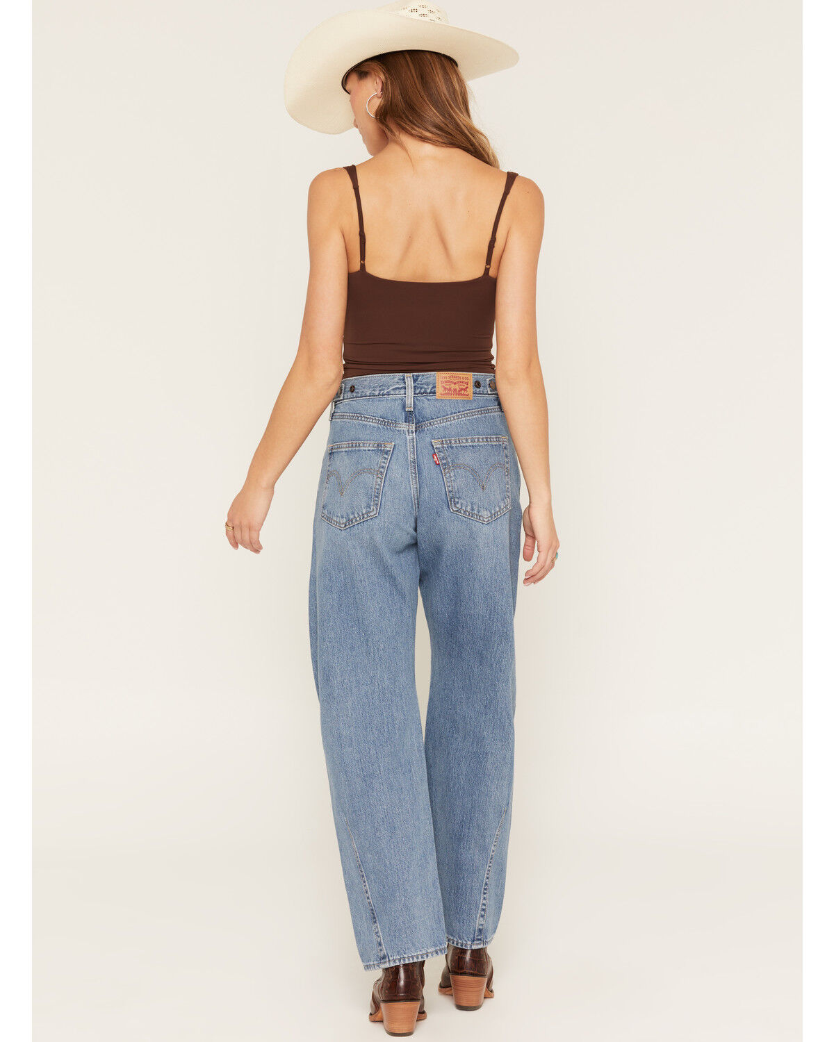 Image #3 - Levi's Women's Medium Wash High Rise Cinch Barrel Denim Jeans, Medium Wash, hi-res