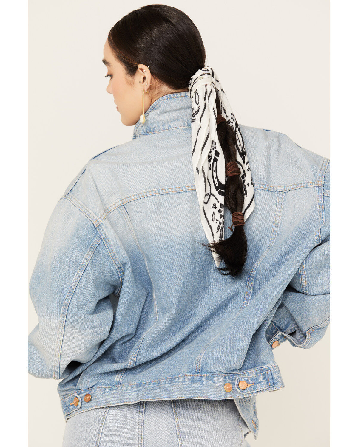Image #4 - Wrangler Women's Light Wash Denim Trucker Jacket, Light Wash, hi-res