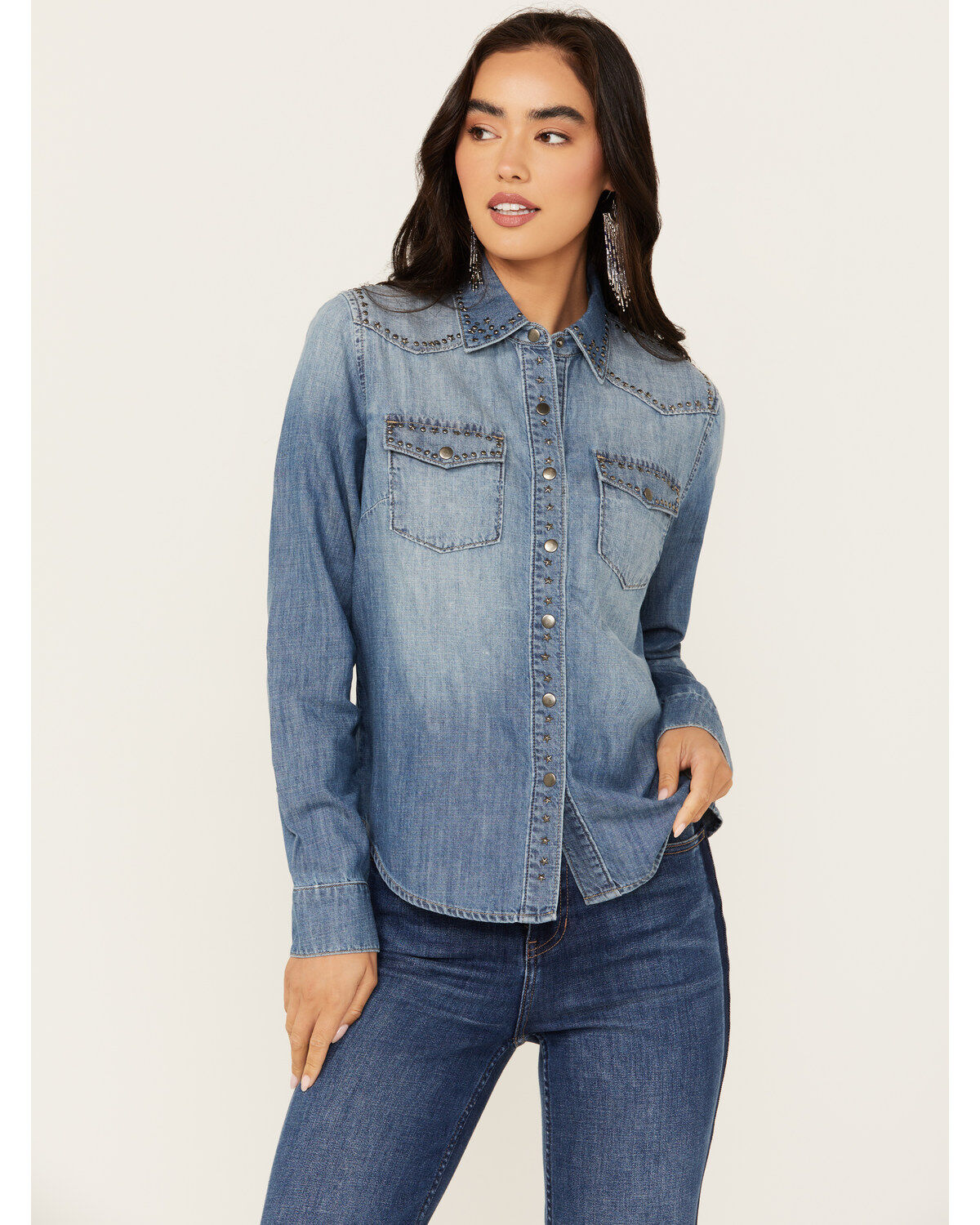 Idyllwind Women's Rigid Wayside Studded Chambray Long Sleeve Snap Western Shirt, Medium Wash, hi-res